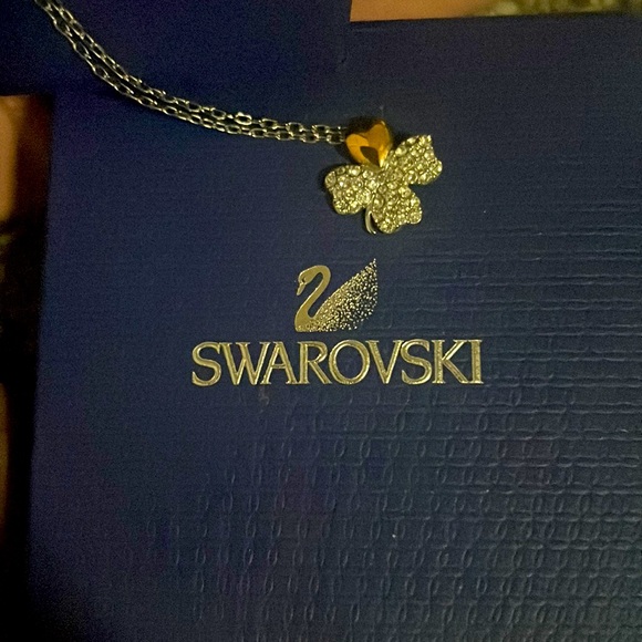 SWAROVSKI CRYSTAL Lucky Clover necklace with box EUC - Picture 6 of 6